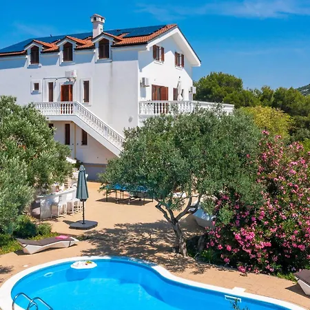 Luxury Bella Vista With Swimming Pool
