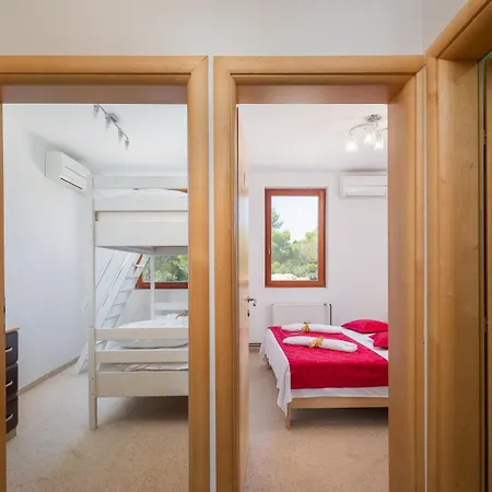 Luxury Bella Vista With Swimming Pool Бетина