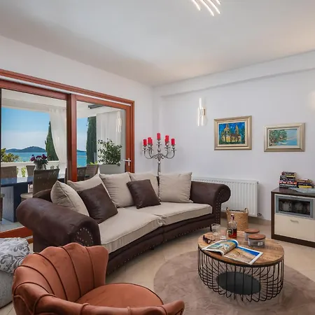 Вилла Luxury Bella Vista With Swimming Pool