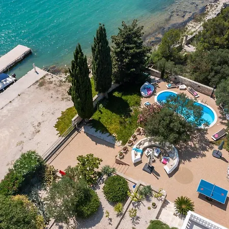 Luxury Bella Vista With Swimming Pool Villa