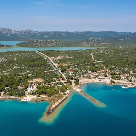 Вилла Luxury Bella Vista With Swimming Pool