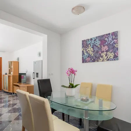 Вилла Luxury Bella Vista With Swimming Pool Бетина