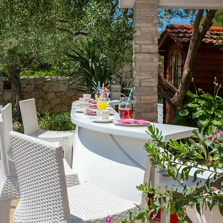 Вилла Luxury Bella Vista With Swimming Pool *