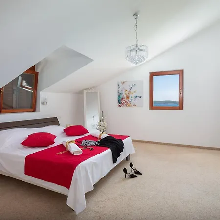 Luxury Bella Vista With Swimming Pool * Betina (Sibenik-Knin)