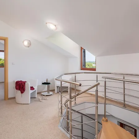 Luxury Bella Vista With Swimming Pool Villa