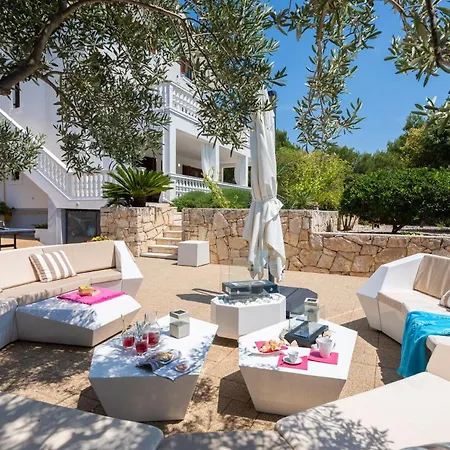 Luxury Bella Vista With Swimming Pool