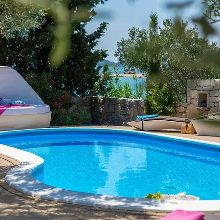 Luxury Bella Vista With Swimming Pool Бетина