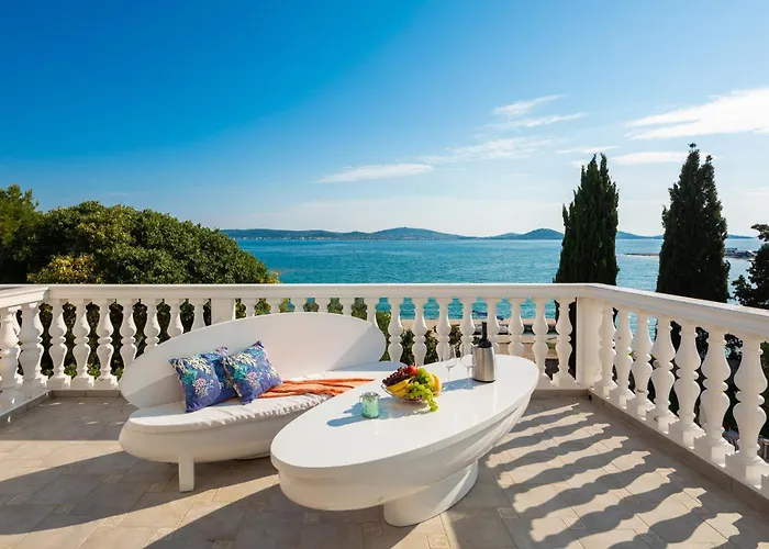 Luxury Bella Vista With Swimming Pool ヴィラ ベティナ