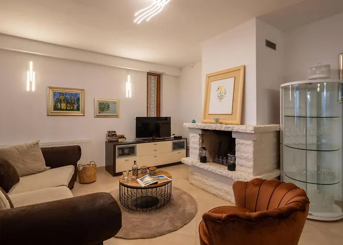 Luxury Bella Vista With Swimming Pool Villa *