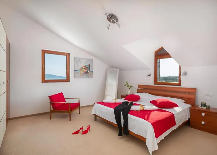 Luxury Bella Vista With Swimming Pool Villa