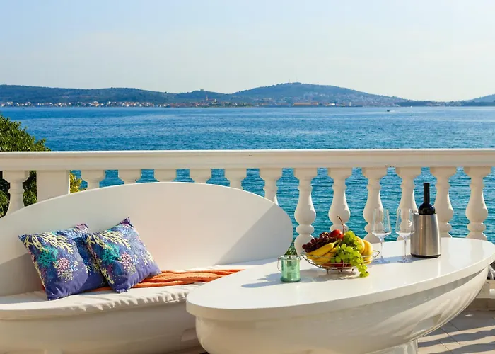 Luxury Bella Vista With Swimming Pool Villa