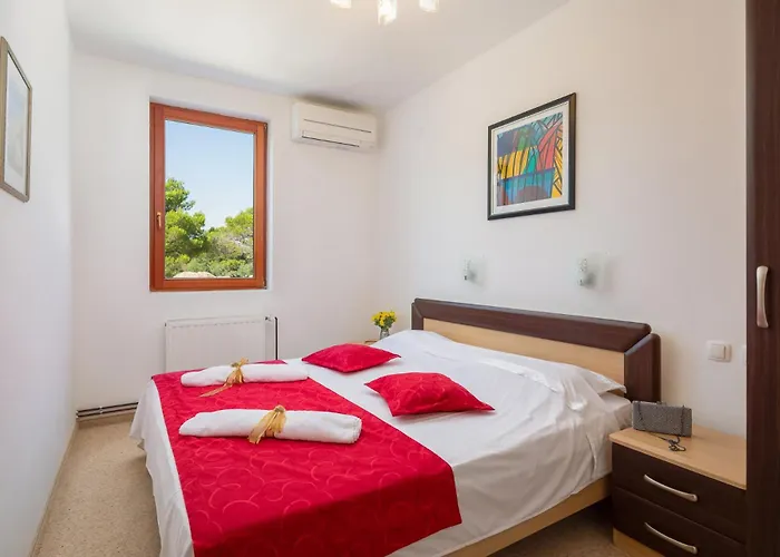 Luxury Bella Vista With Swimming Pool Villa *