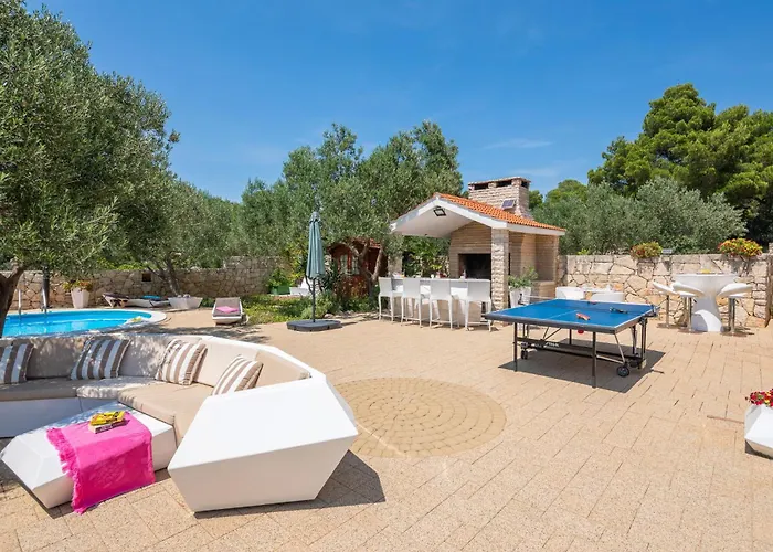 Luxury Bella Vista With Swimming Pool Villa