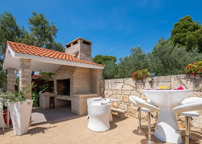 Luxury Bella Vista With Swimming Pool ベティナ