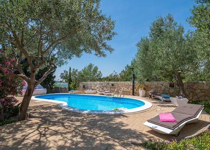 ヴィラ Luxury Bella Vista With Swimming Pool